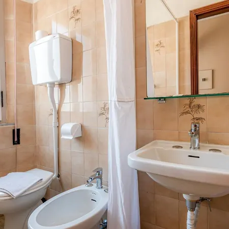 Hotel Villa Dina-2